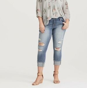 Torrid Destructed Boyfriend Fit Capris Size 18